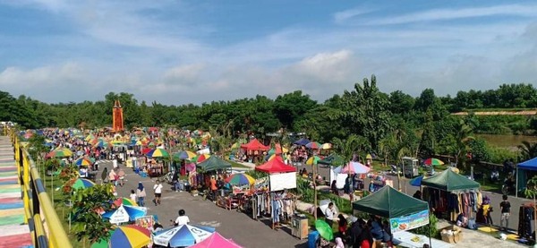 Sunday Market Bantaran Madiun